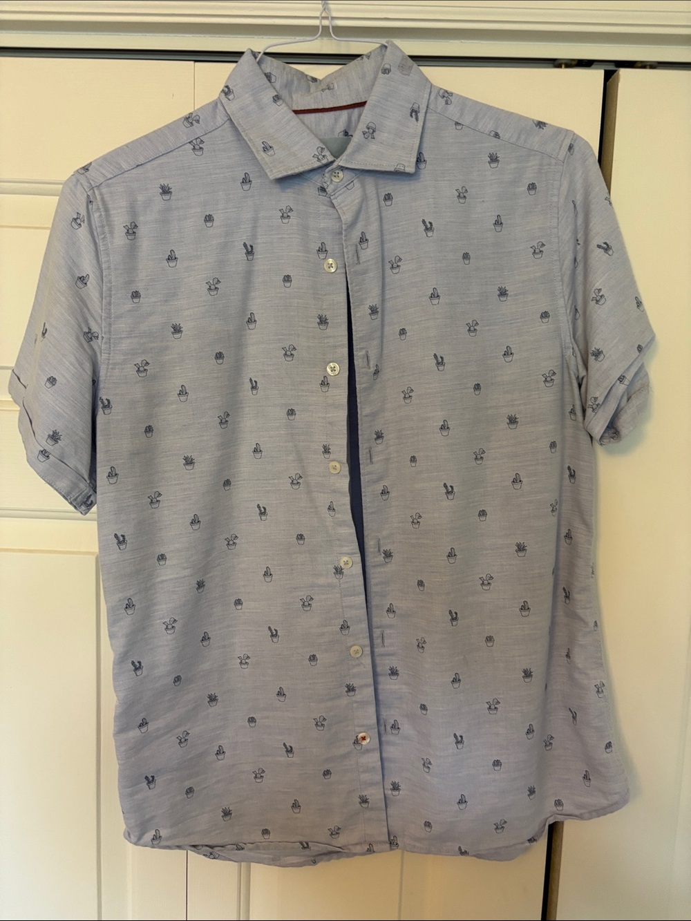 Men's Short-Sleeve Light Blue Printed Button-Down Shirt